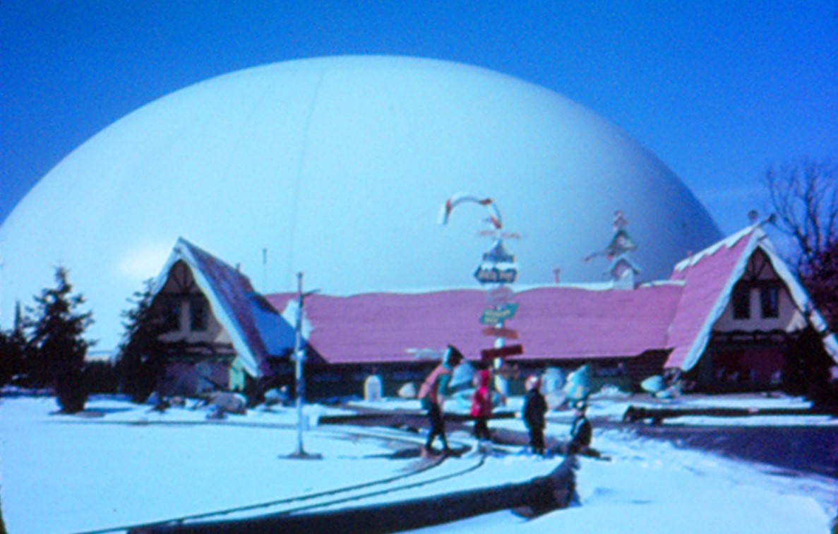 Santas Village Polar Dome